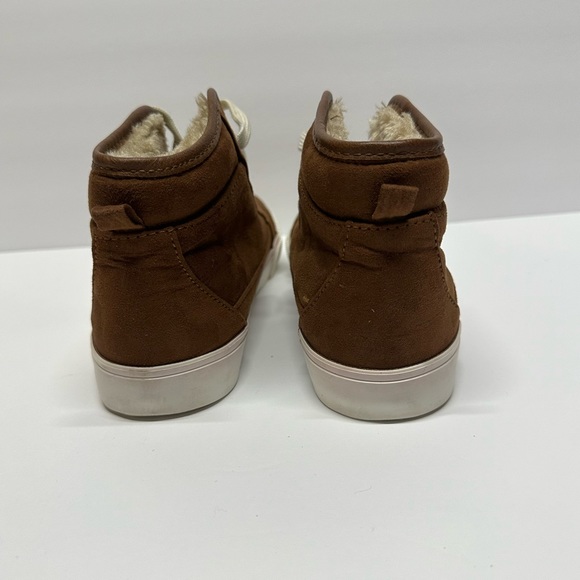 Old navy ankle boots /shoes fur lined size 3 kids tan - Picture 3 of 8